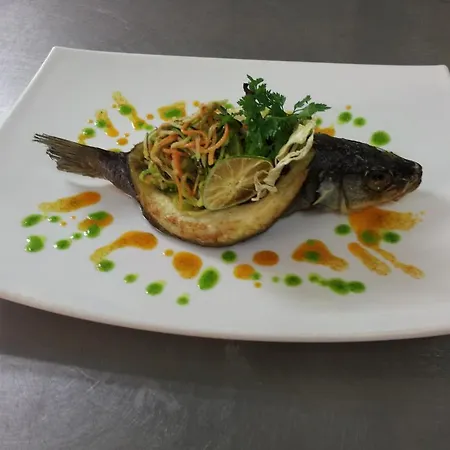 Restaurant De L'isle 酒店 代地区蒙蒂耶