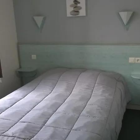 Restaurant De L'isle 酒店 2*